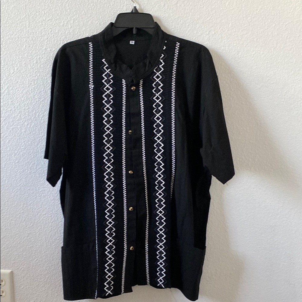 Black Guayabera